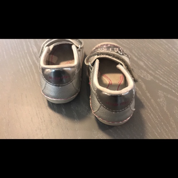 SOLD Toddler Girl Stride Rite Silver Shoes 5.5M - Picture 3 of 6